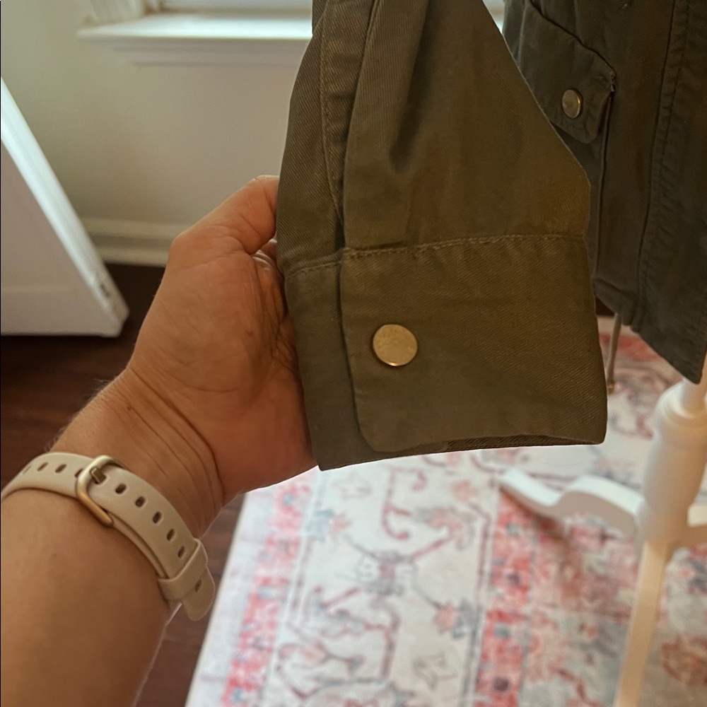 Green Jacket - Picture 4 of 9